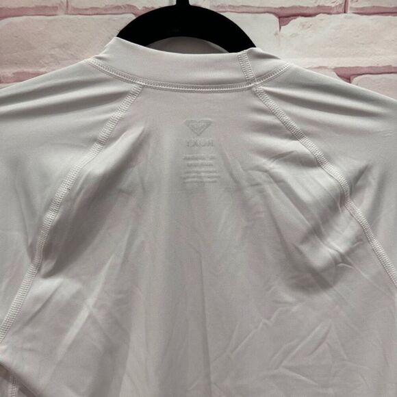 Roxy  rash guard size medium - Picture 6 of 7